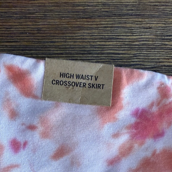 PINK Victoria's Secret Pink and Orange Tie-Dye Skort.  High waist V crossover - Picture 6 of 11